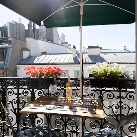 Veeve - By The Palais Royal *